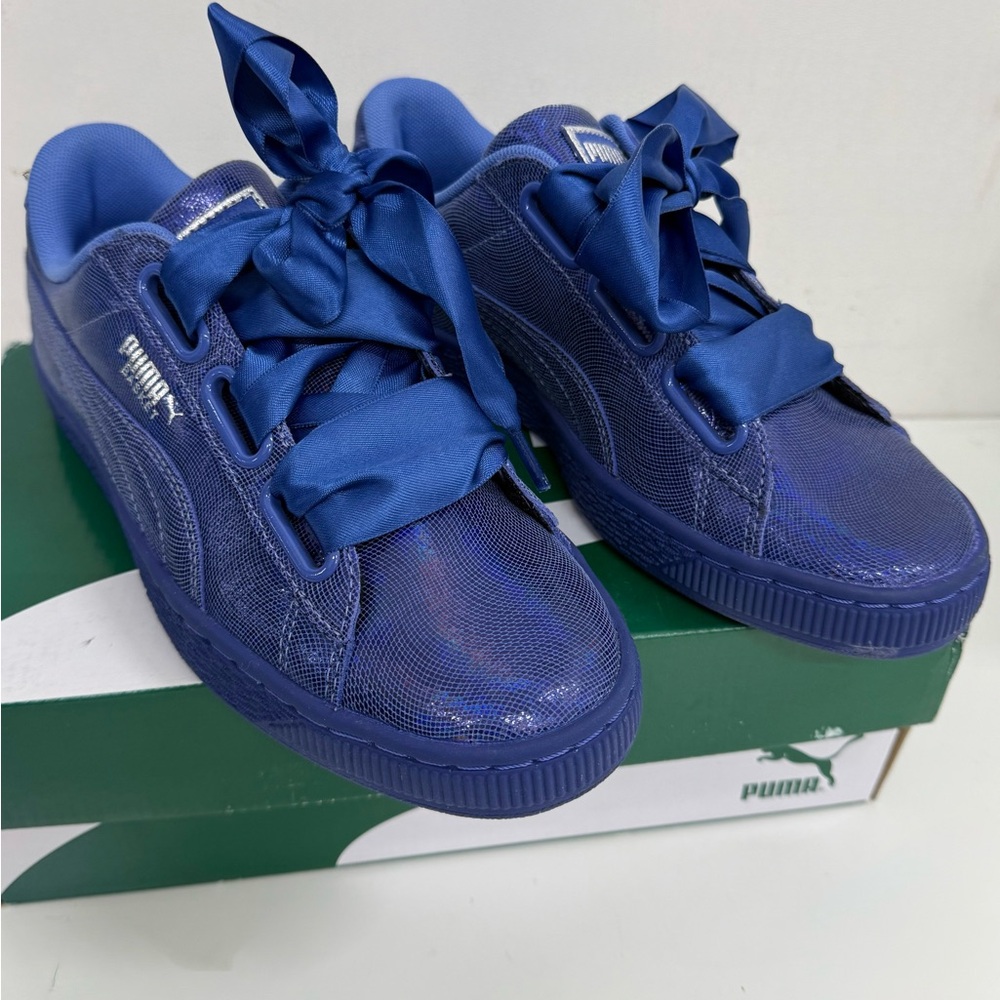 NWT PUMA Basket Heart NS Wn’s - Size 6